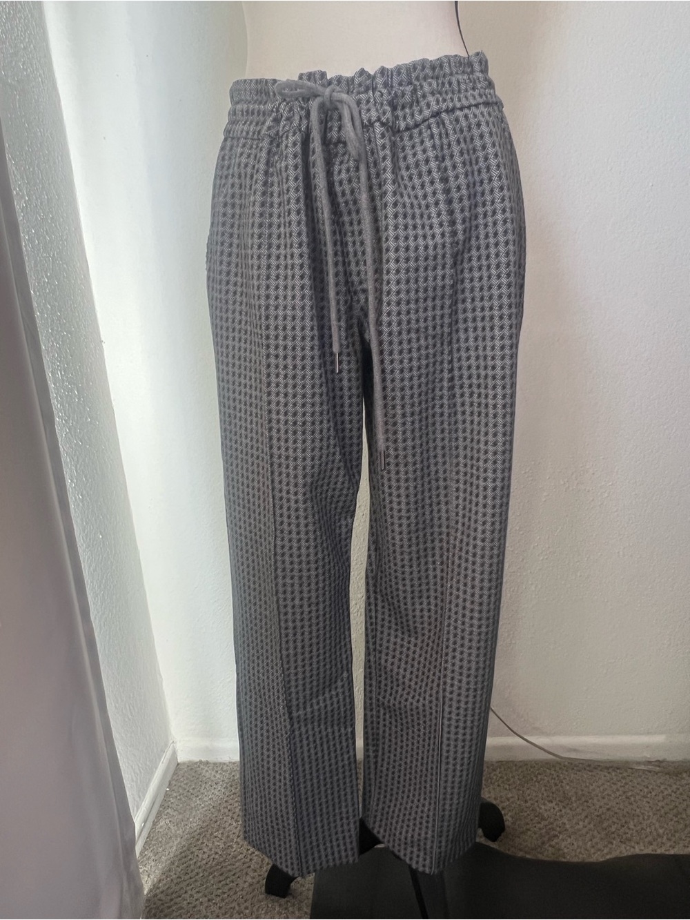 Liverpool pull on ankle trousers .Gray Waffle-design, smooth texture